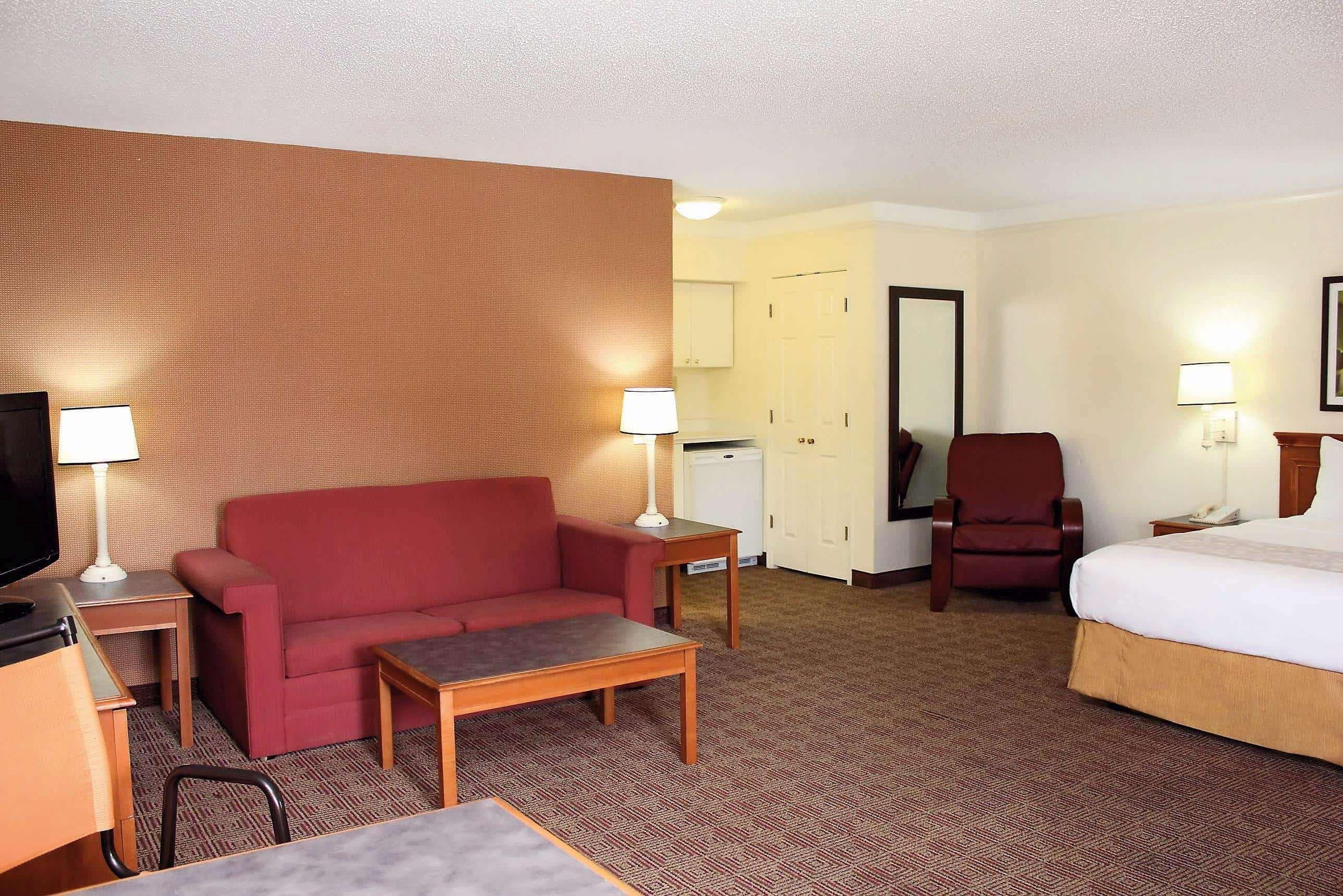 Econo Lodge Lafayette Bagian luar foto